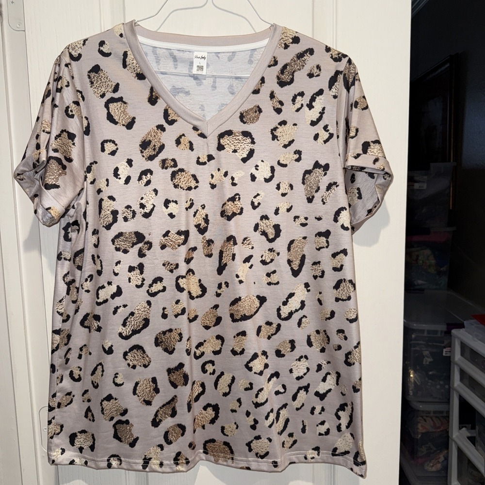 Pixie Lady Women's T-shirt. Large Animal Print On Tan. Full Cut Super‎ Soft 5144